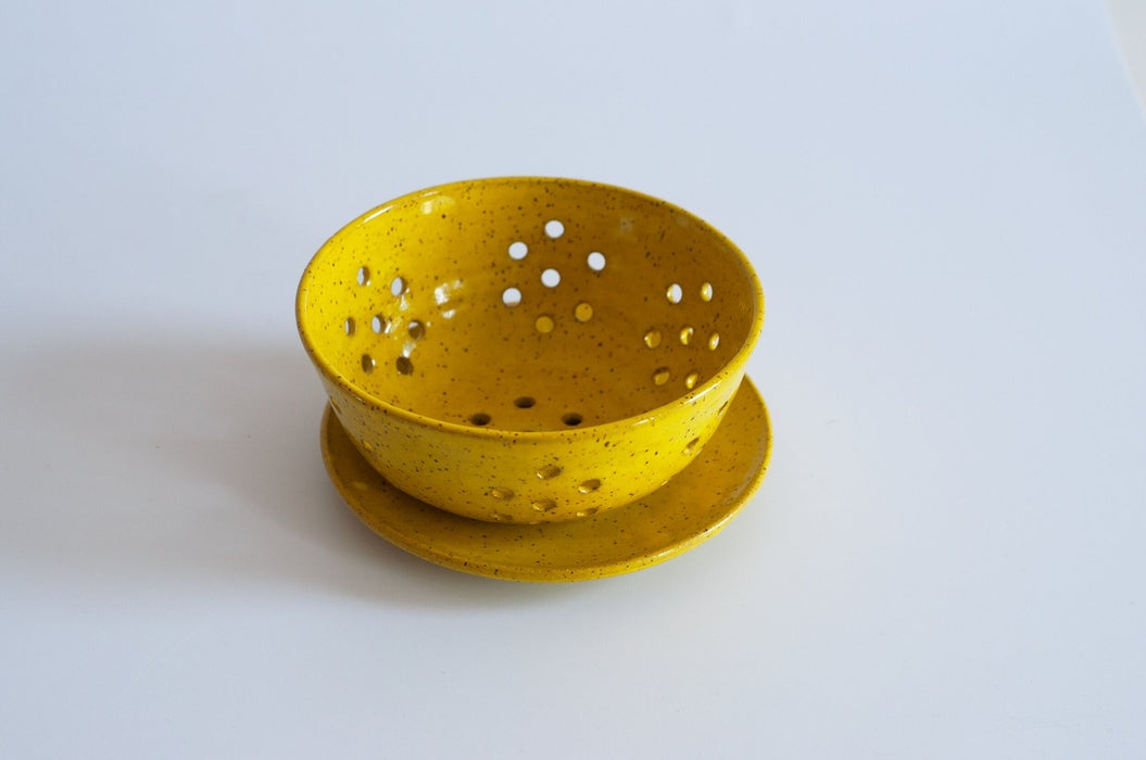 Ceramic Small Berry Bowl with Dish