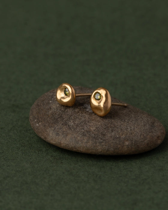 Pebble Studs