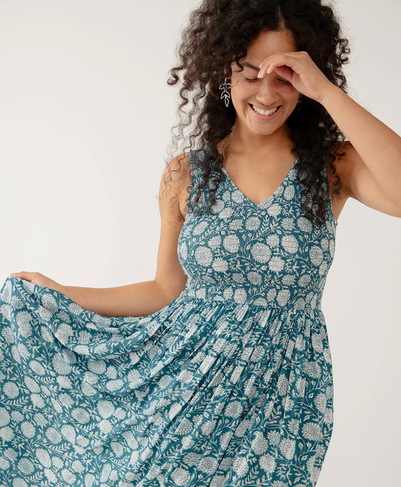 Lily V-Neck Sleeveless Dress