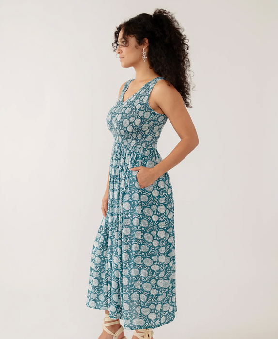 Lily V-Neck Sleeveless Dress