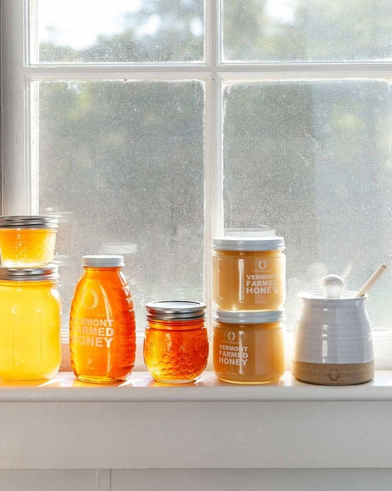 Beehive Honey Pot with Wooden Dipper